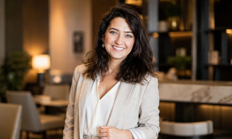 Professional businesswoman portrait illustrating an article about Meredith Schwarz