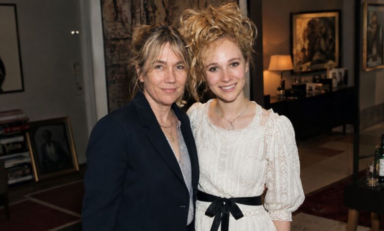 Amanda Temple with daughter Juno Temple at a film industry event