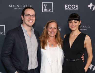 Tanner Woodley with Lori and Shailene Woodley at a media wall event